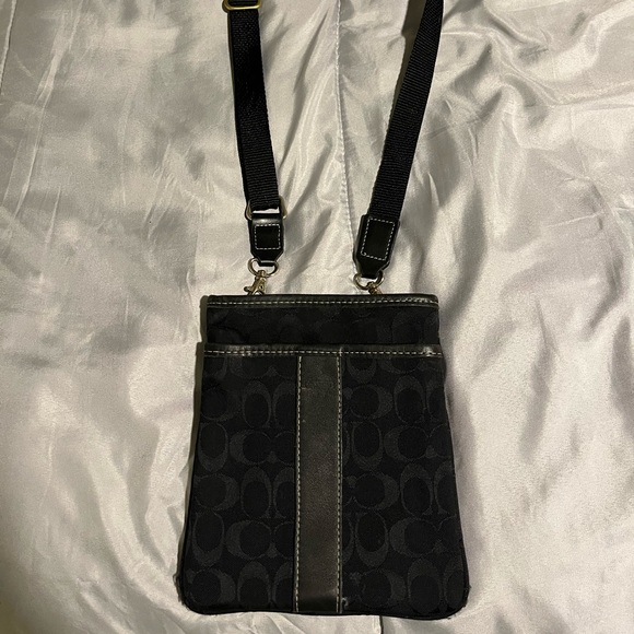 Rare Coach Crossbody - Picture 1 of 5